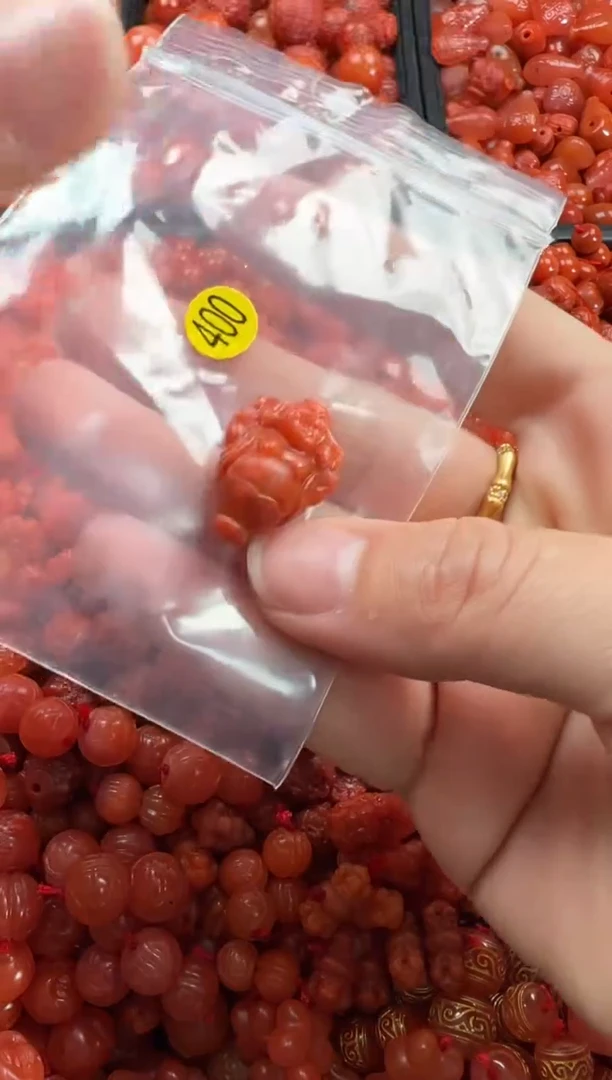 【闪购商品】南红玛瑙颈饰未镶嵌1