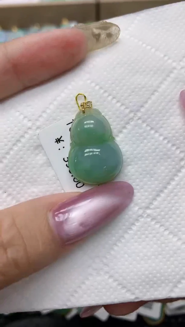 翡翠18K金镶嵌颈饰111111111