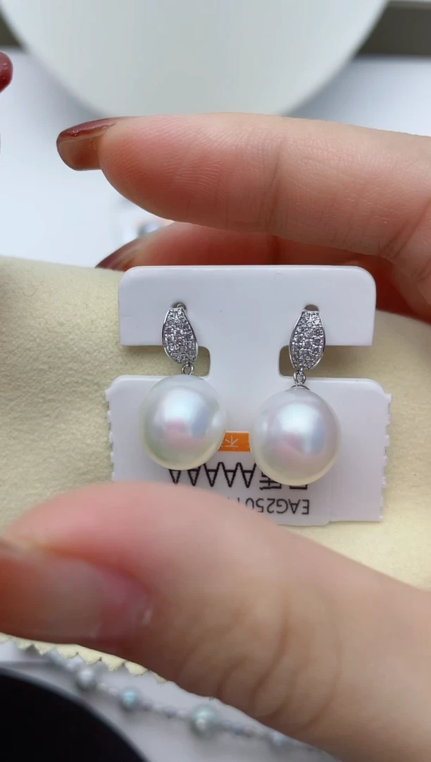 【闪购商品】海水珍珠耳饰18K金镶嵌W23