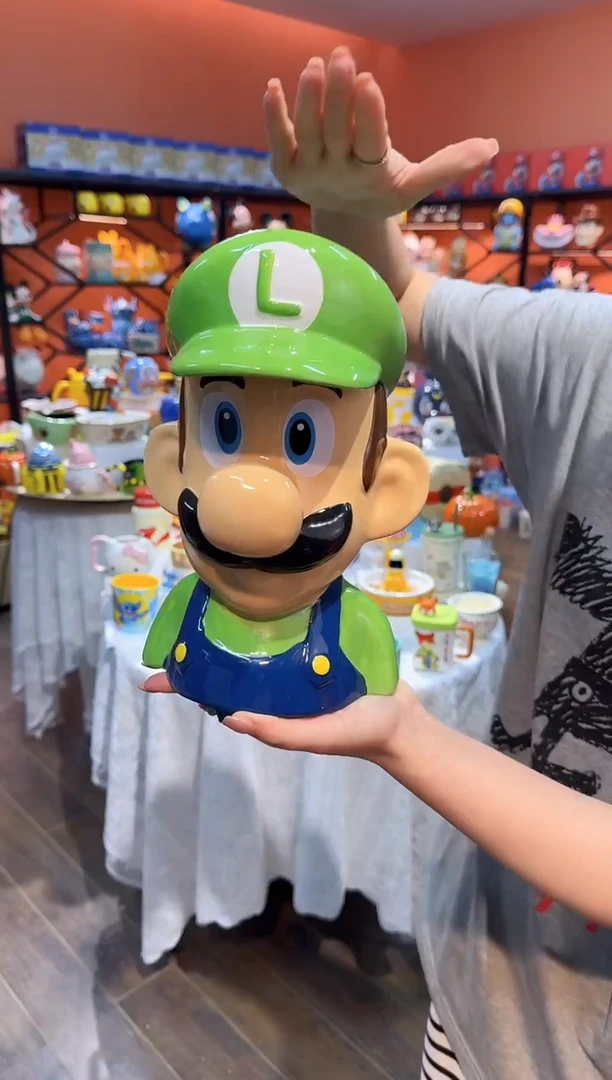 瓷片@@绿色路易吉饼干罐