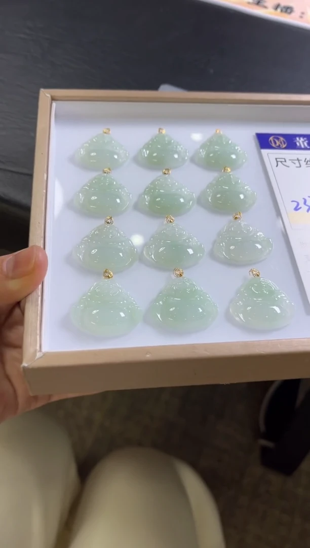 【闪购商品】翡翠颈饰18K金镶嵌M57 /多样性发一件/配绳子
