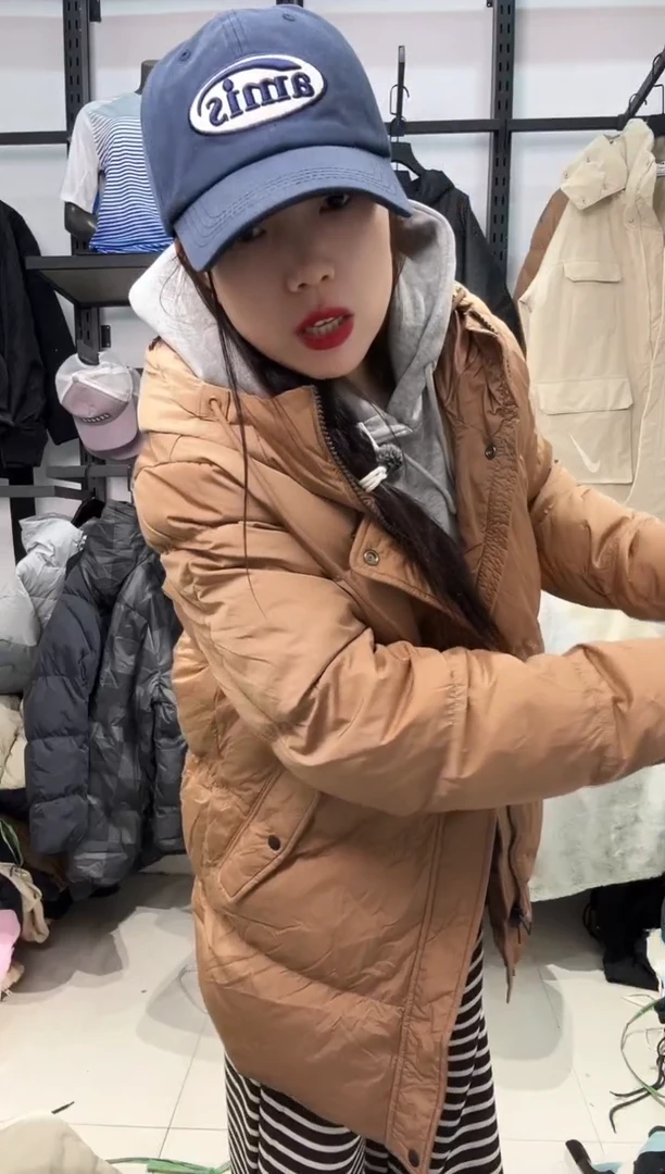 芋***甜2373  闪购编码  运动卫衣裤以直播间过款为准 尺码  ·