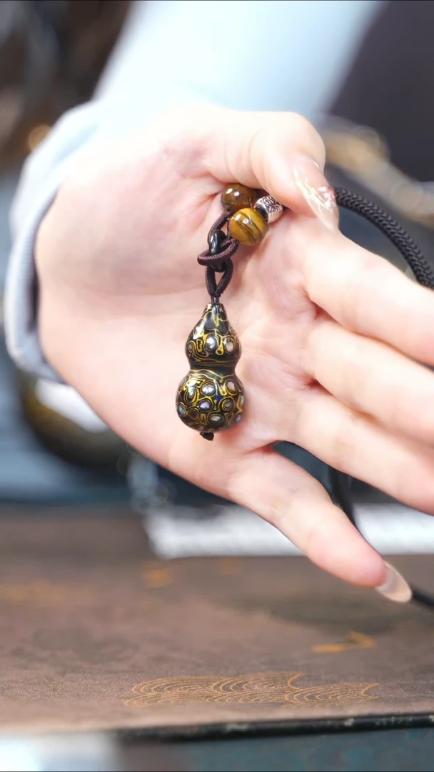 【闪购商品】黑金大漆紫光檀螺钿小脖挂