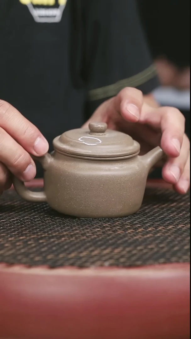 茶壶紫砂6号蟹壳青德中180CC微瑕