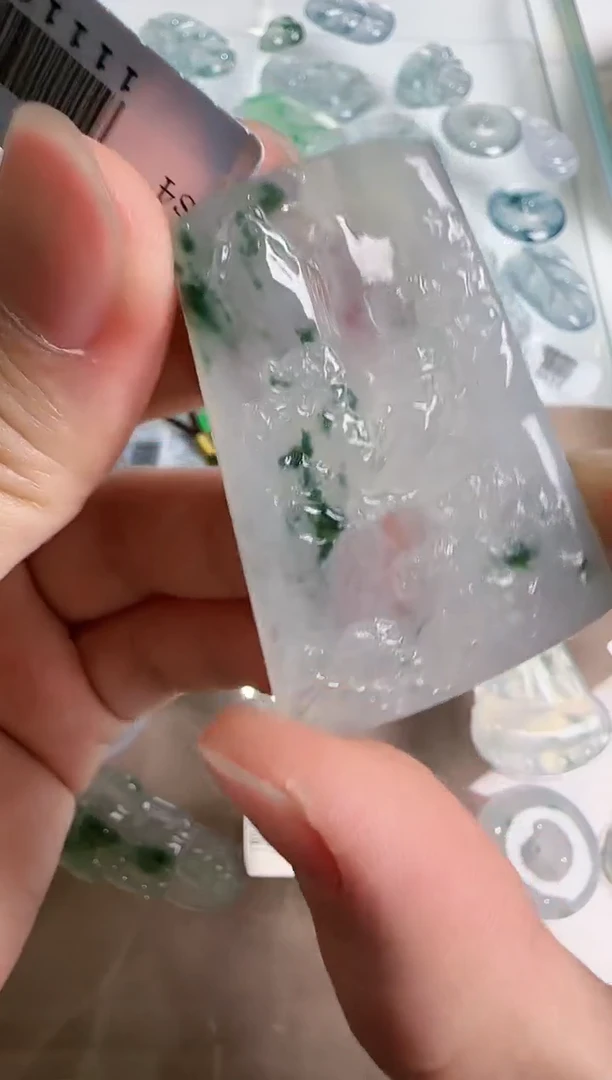 【闪购商品】翡翠吊坠(不含链)未镶嵌··