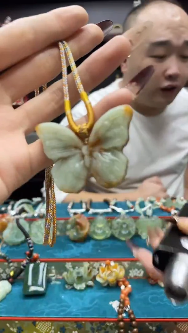 未镶嵌岫玉吊坠·