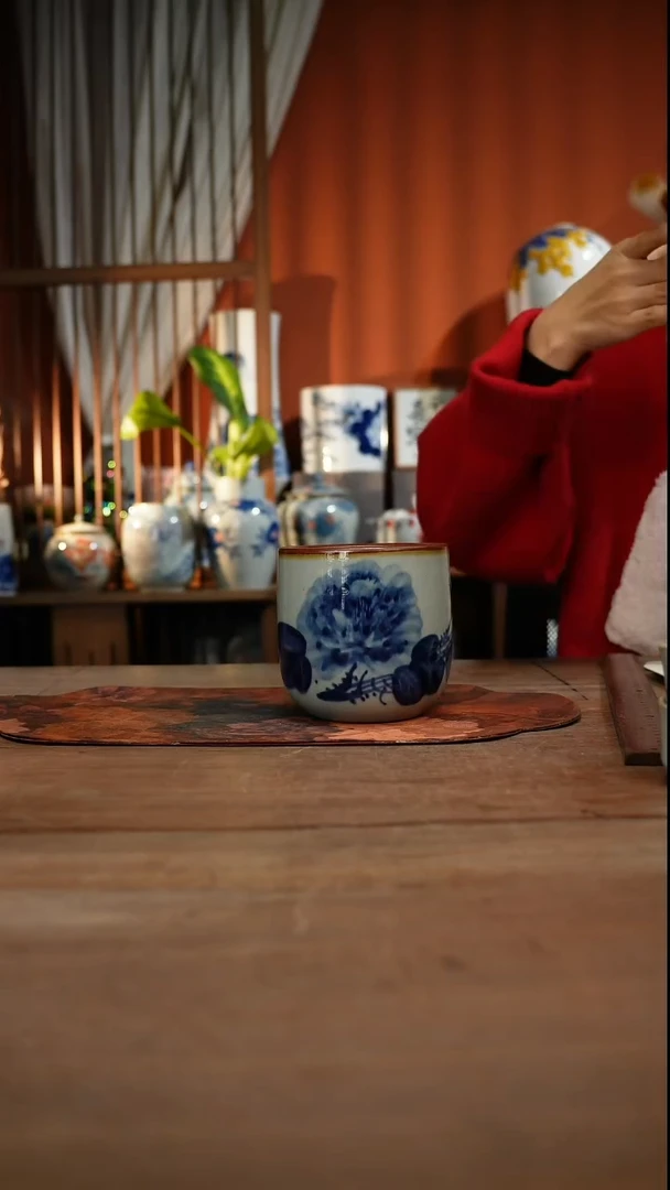 当代高温釉下彩手绘陶瓷餐具