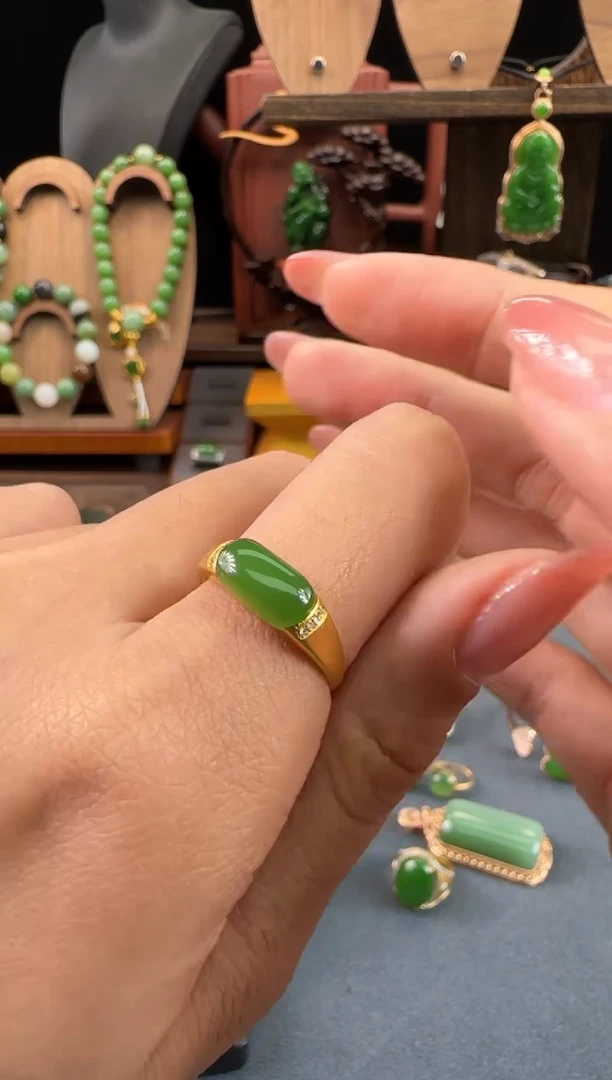 【闪购商品】和田玉吊坠18K金镶嵌1