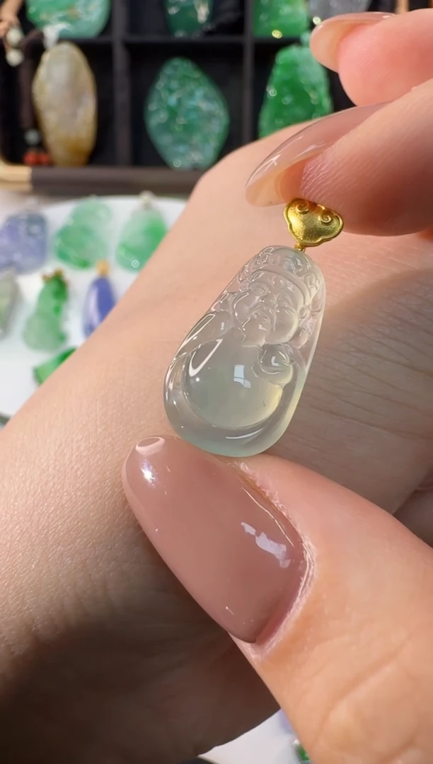 颈饰18K金镶嵌翡翠缅甸A货翡翠