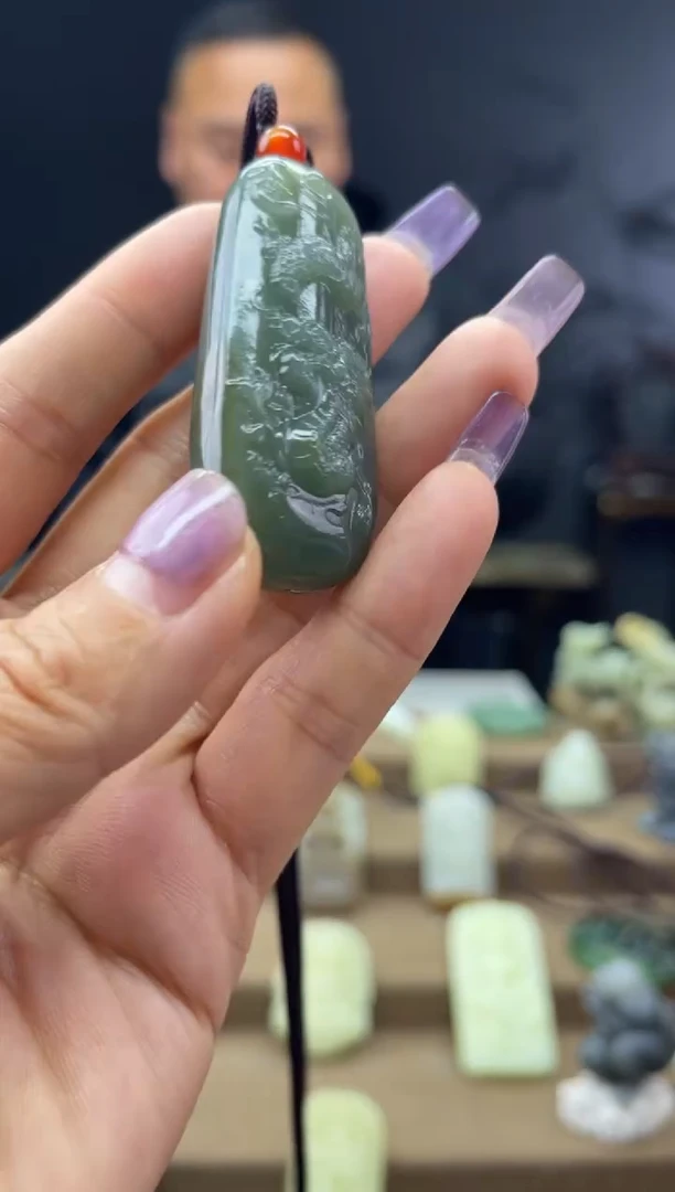 颈饰未镶嵌和田玉1