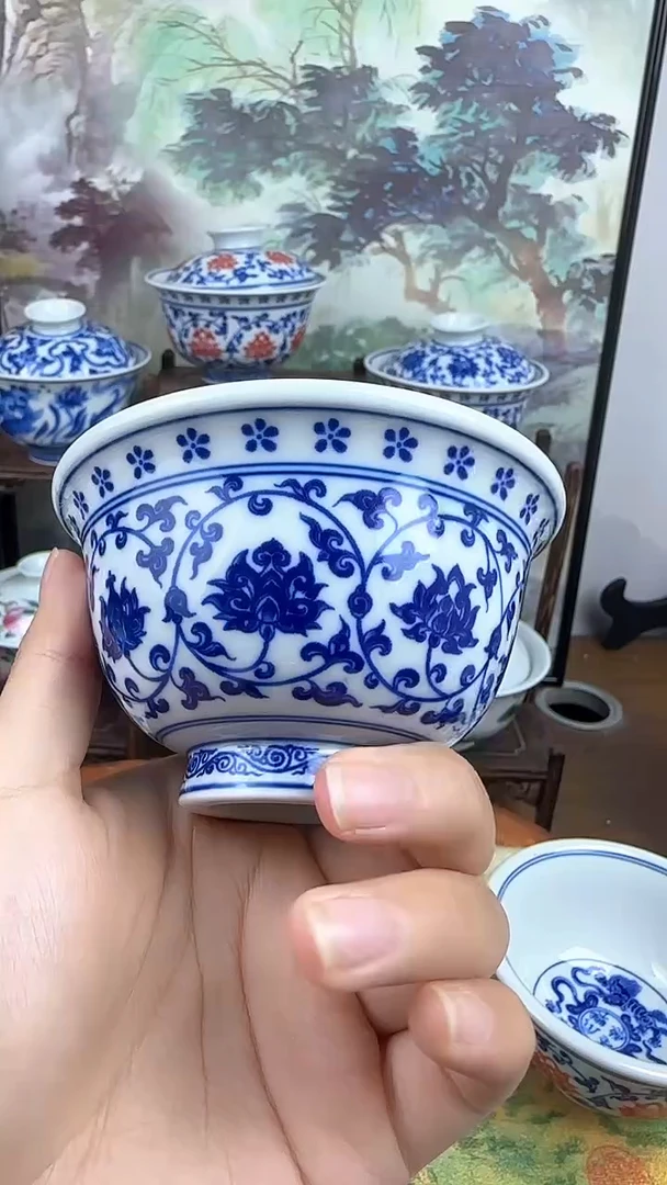 摆件青花缠枝莲压手杯