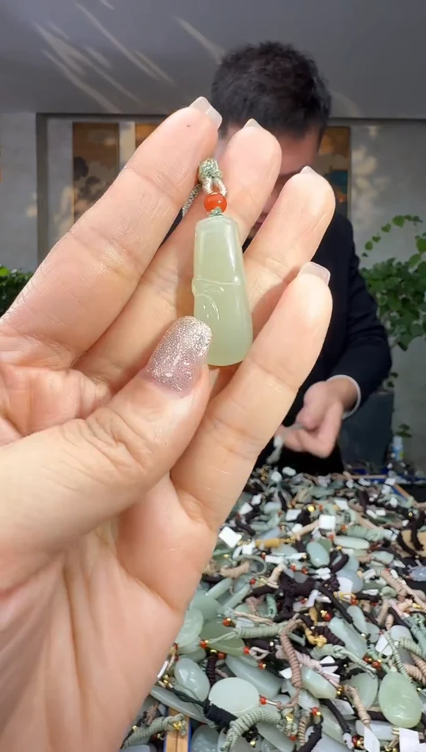 未镶嵌和田玉挂件拍一发一