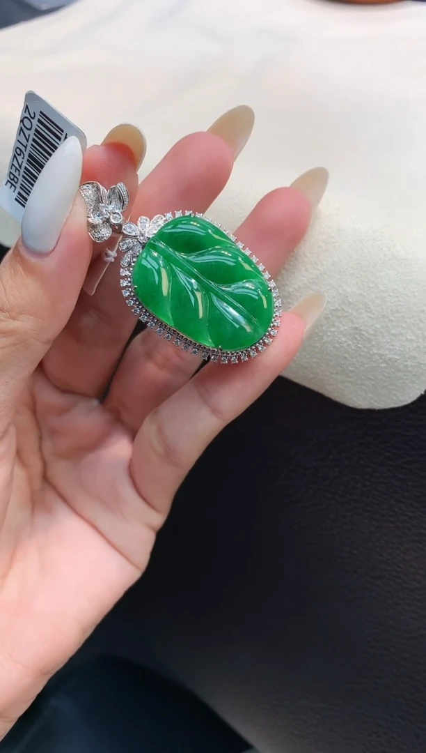 颈饰18K金镶嵌翡翠1