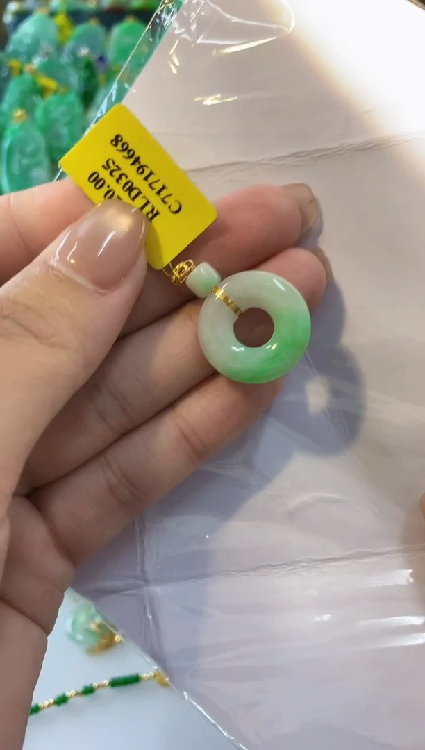 翡翠18K金镶嵌吊坠(不含链)缅甸翡翠挂件