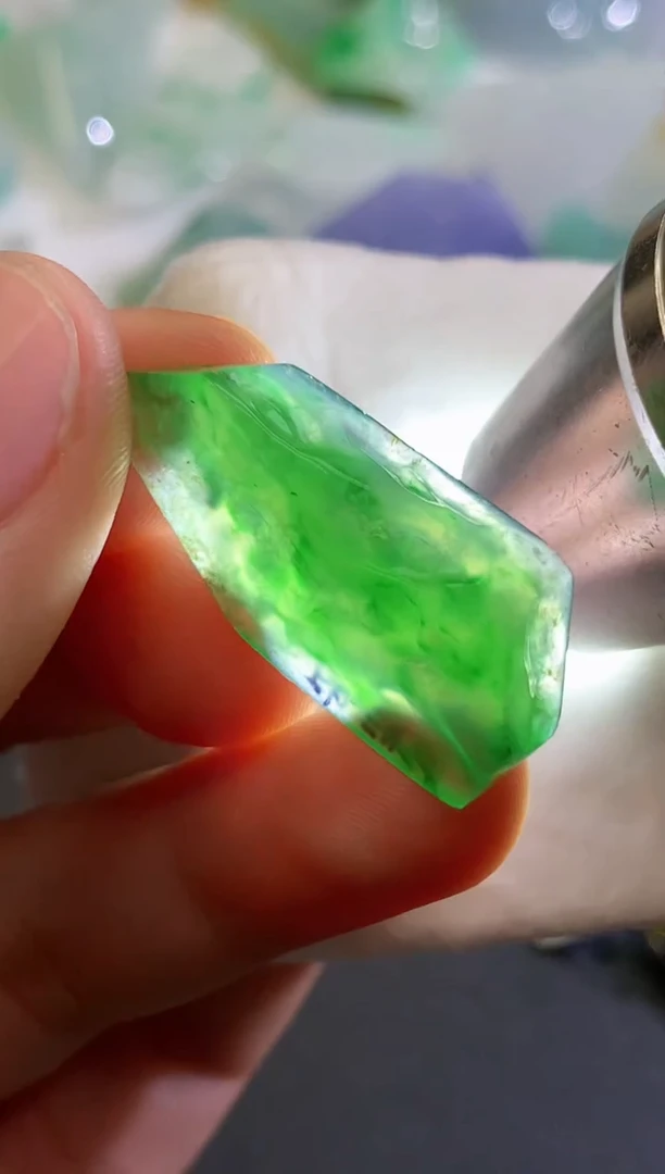 翡翠未镶嵌吊坠(不含链)145