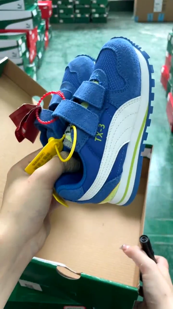 彪马时尚运动休闲鞋24M   Z39