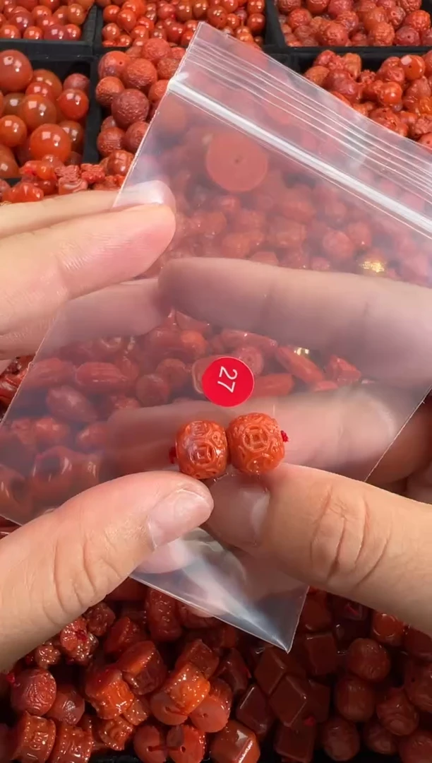 南红玛瑙未镶嵌颈饰1