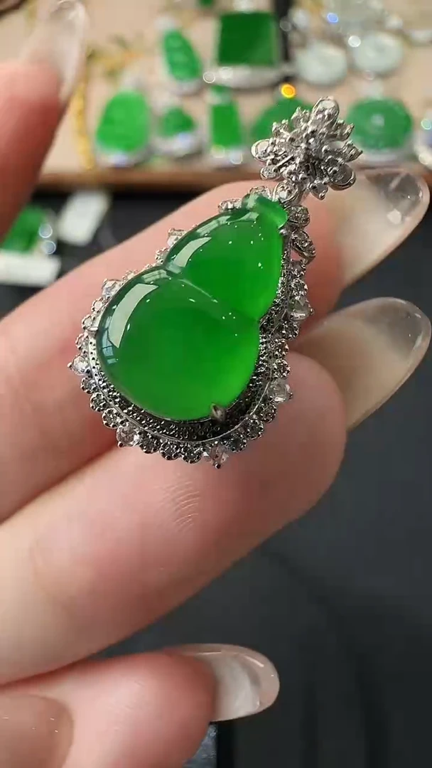 翡翠18K金镶嵌吊坠(不含链)29