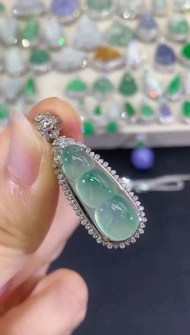 吊坠(不含链)18K金镶嵌翡翠B179