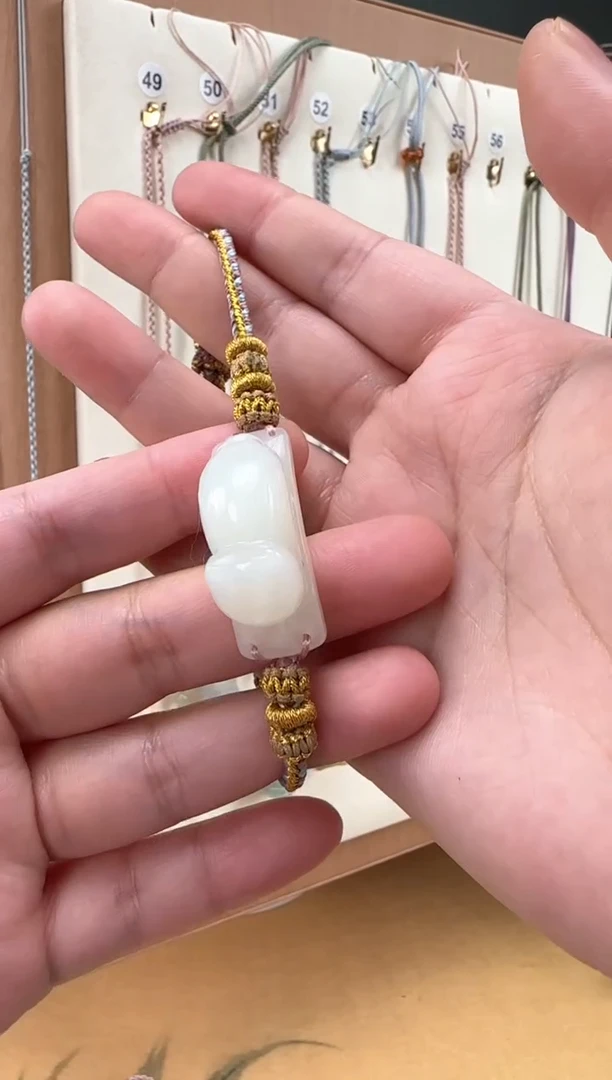 【闪购商品】和田玉手绳未镶嵌趴趴猫手牌