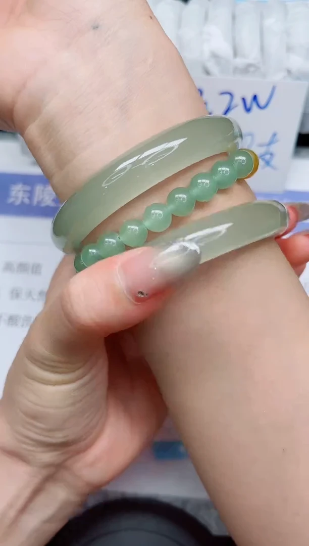 未镶嵌手镯石英质玉274-60