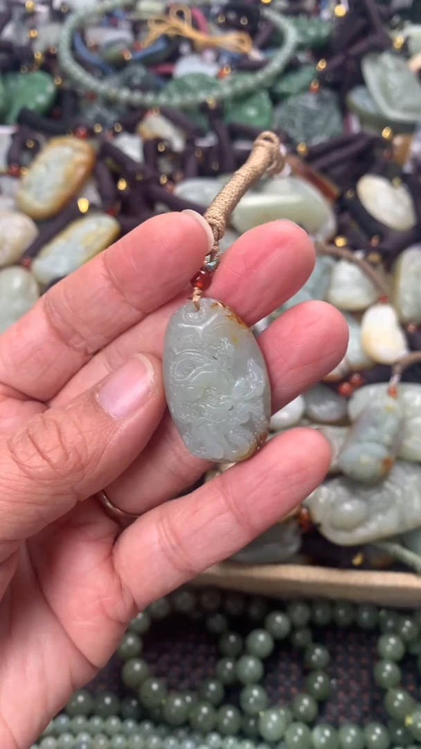 【闪购商品】和田玉颈饰未镶嵌多样性发货没有证书拍一发一有瑕