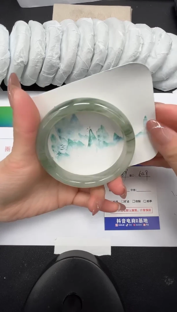 【闪购商品】石英质玉手镯未镶嵌189-60.9