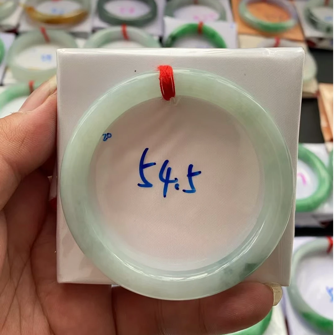 天然翡翠手镯  玛莎