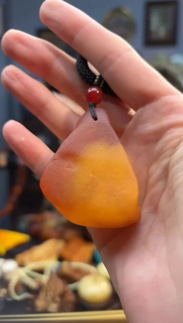 琥珀颈饰未镶嵌手把