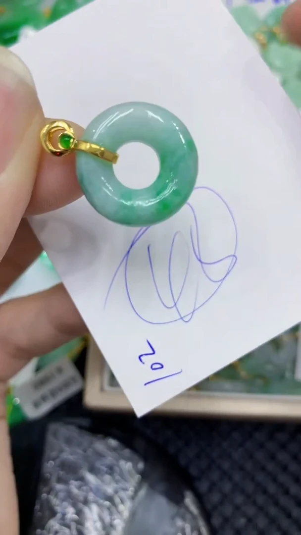 颈饰未镶嵌翡翠缅甸A货翡翠