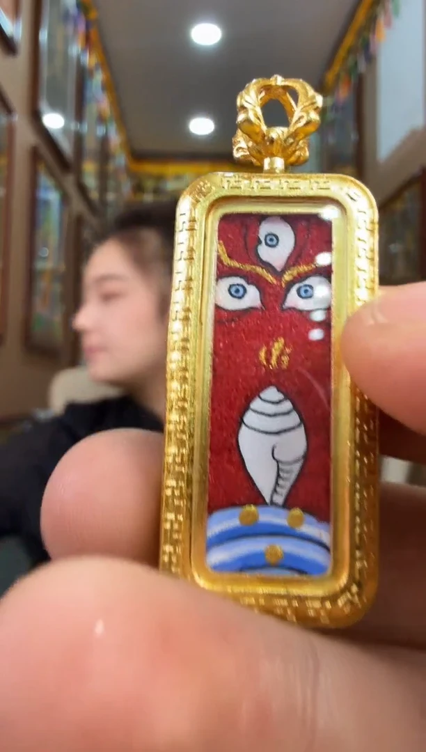 吊坠红财神眼睛-热贡纯手绘唐卡