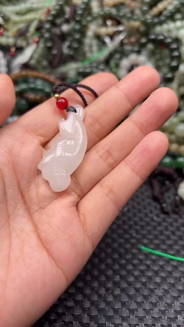 颈饰未镶嵌和田玉1