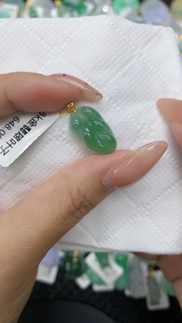 颈饰18K金镶嵌翡翠11111111111
