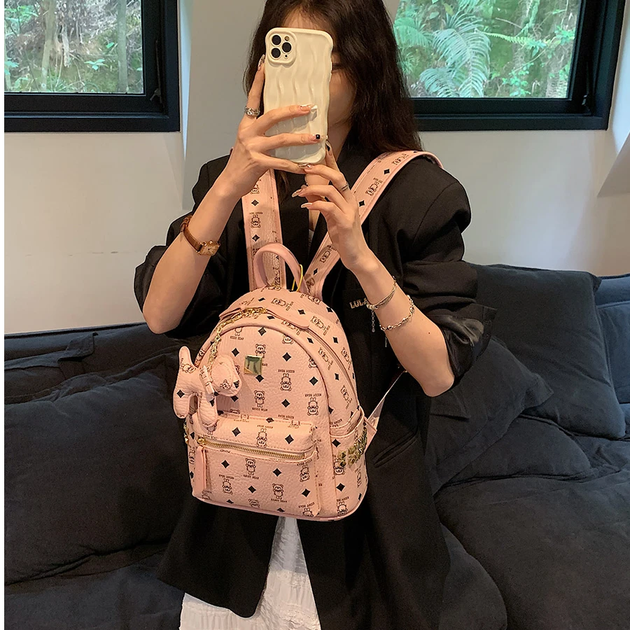 包包女双肩背包网红洋气潮流百搭旅行包大学生女士上课通勤包