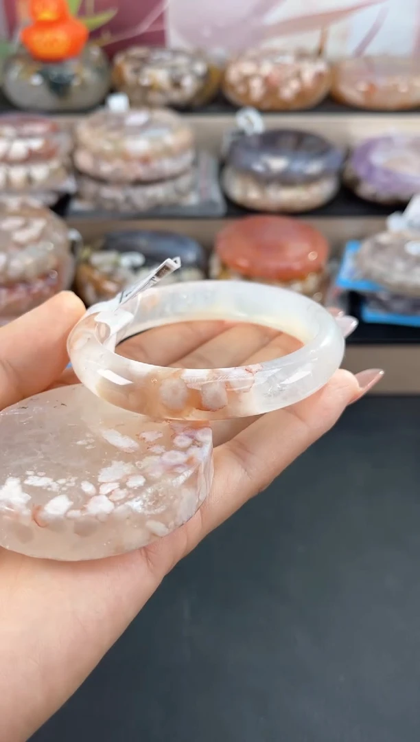 未镶嵌手镯石英质玉57