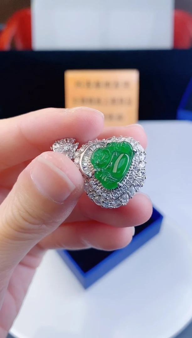 颈饰未镶嵌翡翠·