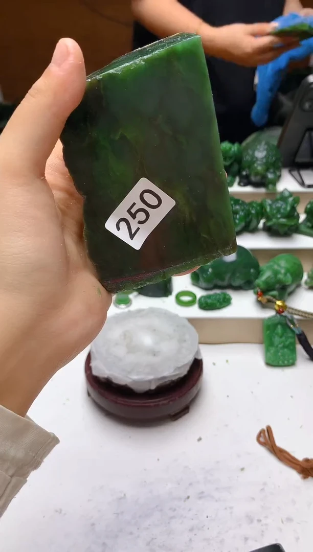 未镶嵌和田玉（碧玉）珠宝半成品1