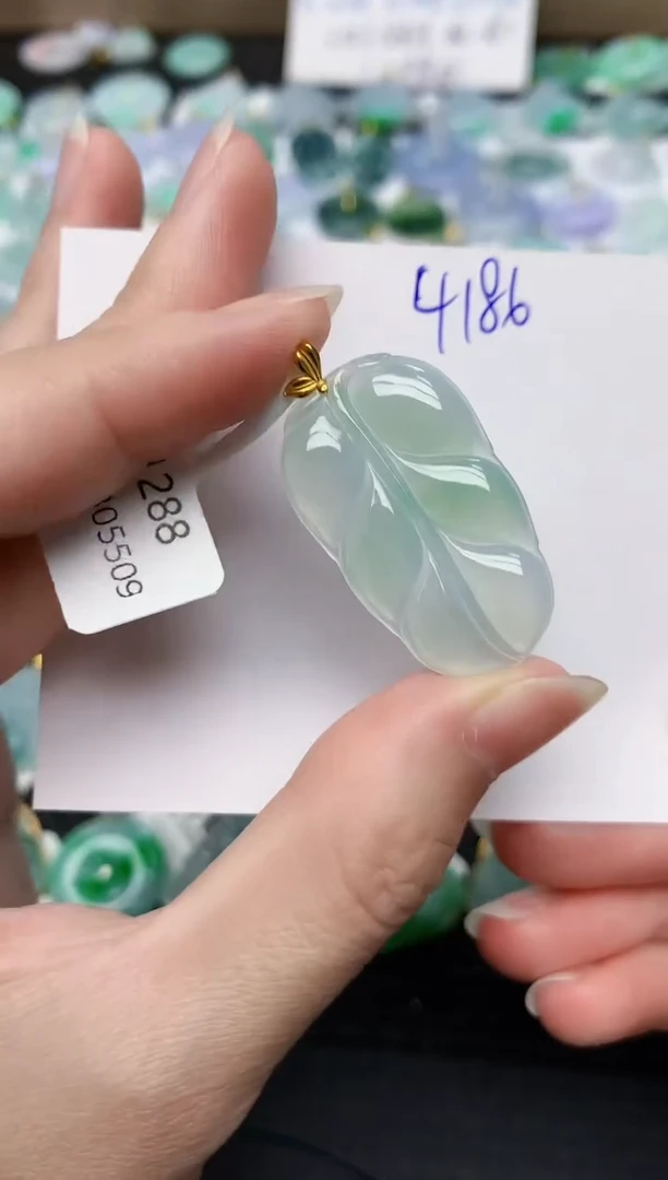 颈饰18K金镶嵌翡翠天然缅甸A货翡翠百元以上9元证书费自理