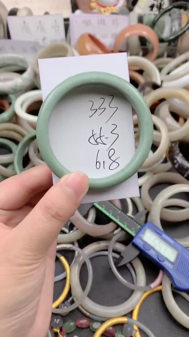 未镶嵌手镯石英质玉333