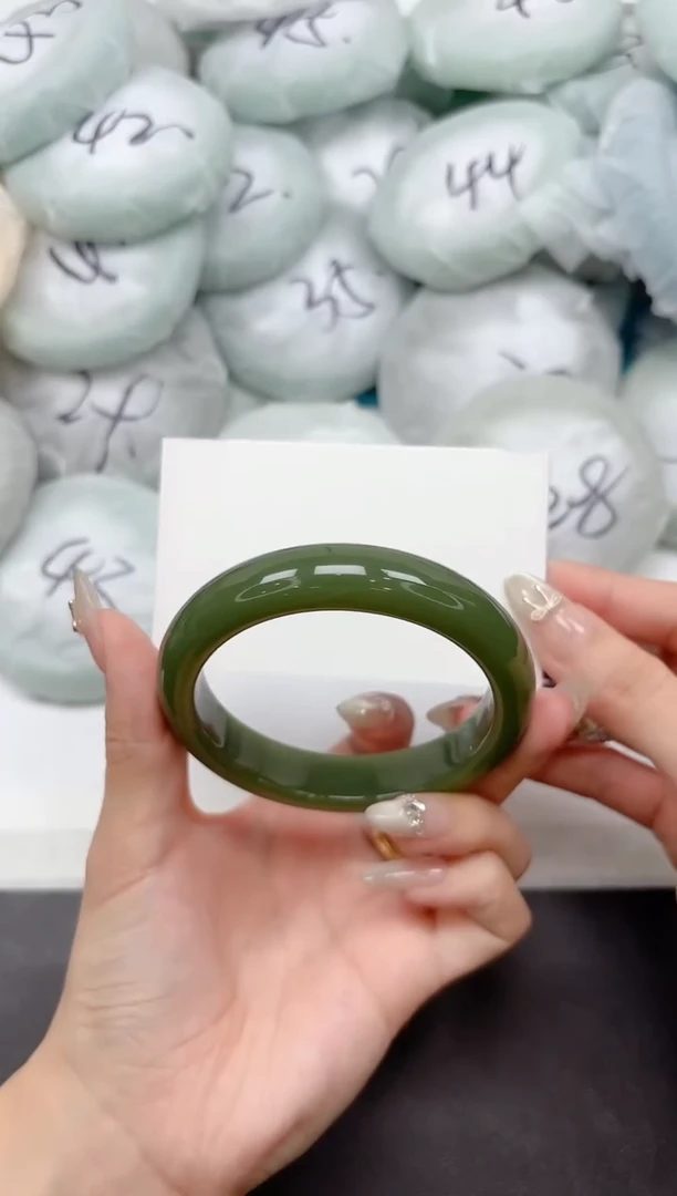 未镶嵌手镯石英质玉22-57.5