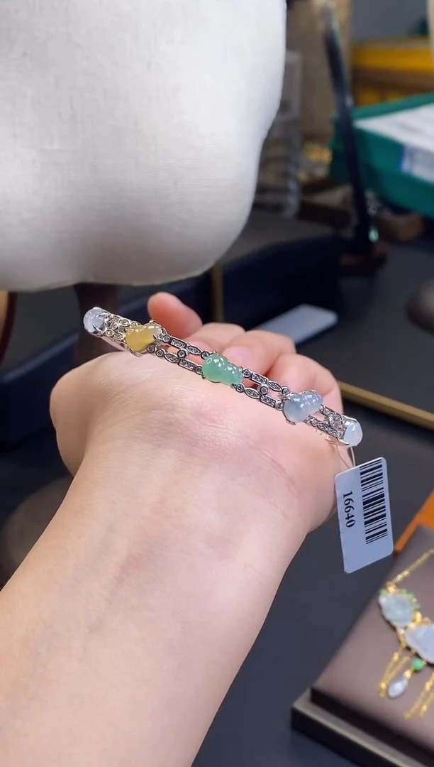 颈饰银S925镶嵌翡翠16640