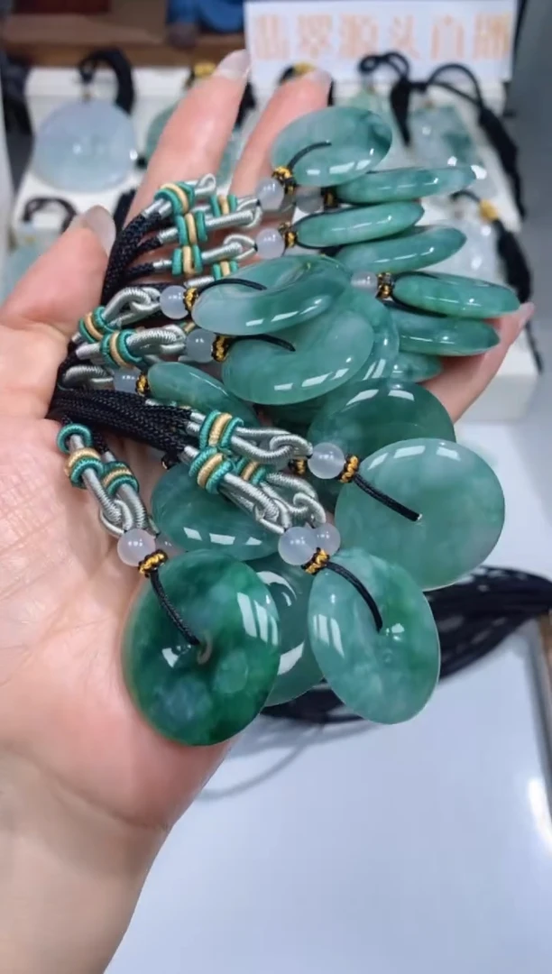 颈饰未镶嵌翡翠吊坠团购多样性发一件