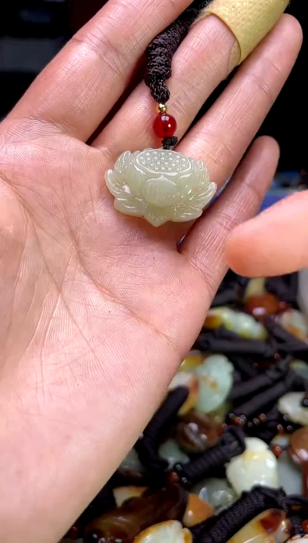 【闪购商品】和田玉颈饰未镶嵌1