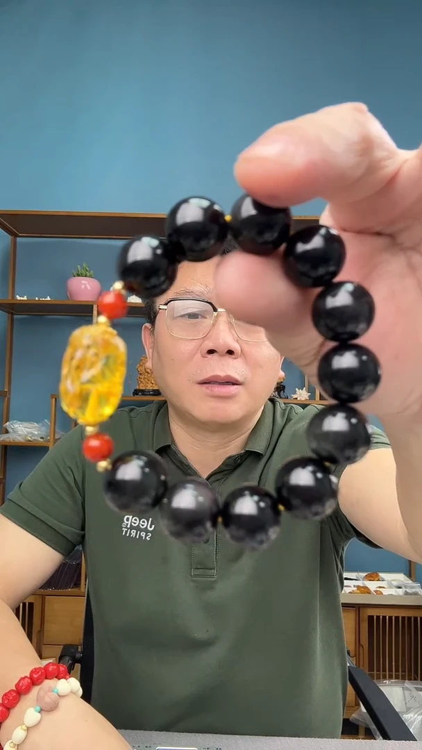 未镶嵌琥珀裸石33（有瑕介意勿拍）
