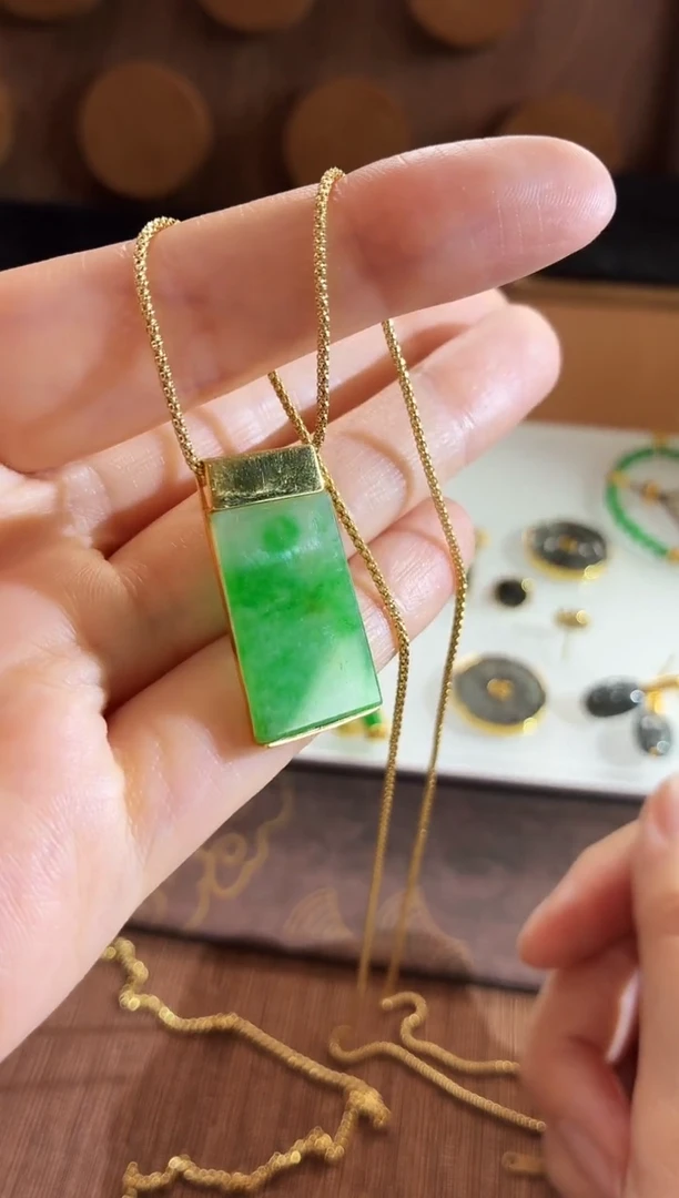 吊坠(不含链)18K金镶嵌翡翠吊坠