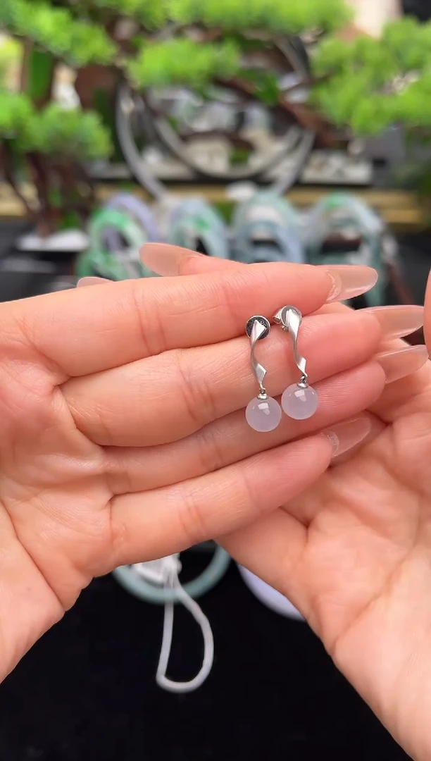 18K金镶嵌翡翠耳饰耳饰