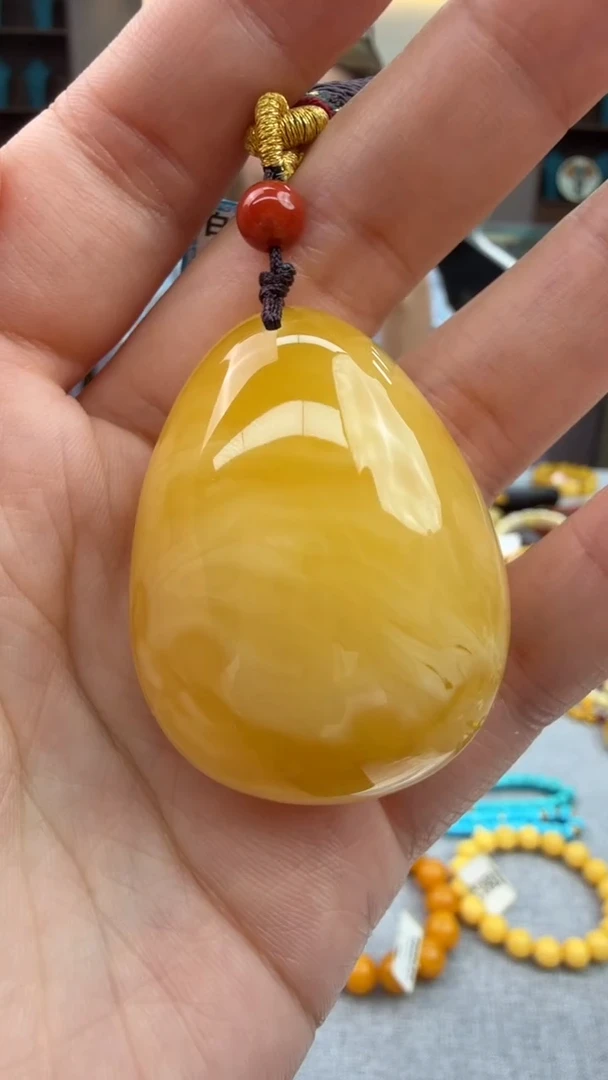 琥珀颈饰未镶嵌359秒拍号 假一罚三