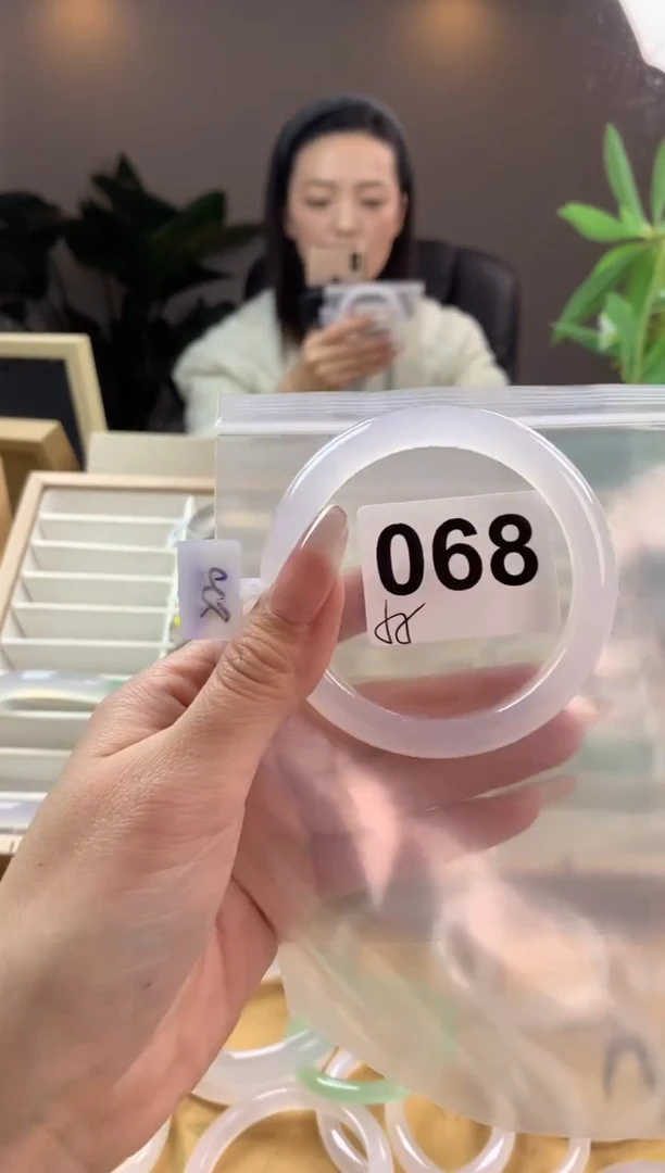 【闪购商品】玛瑙/玉髓手镯未镶嵌068