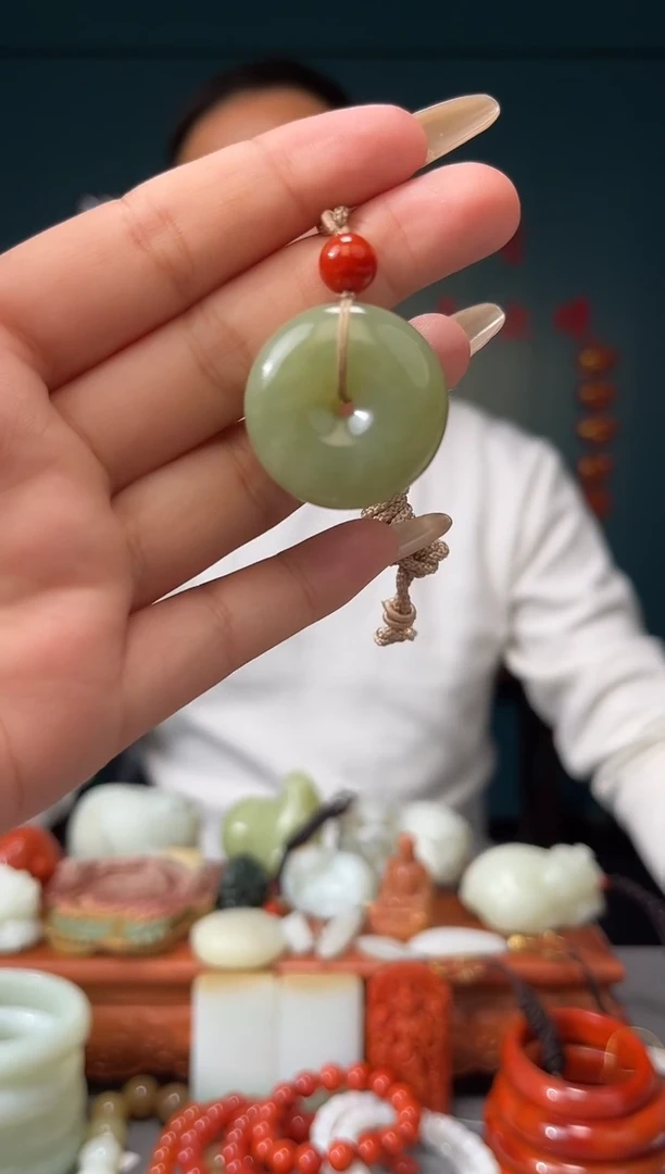 【闪购商品】和田玉颈饰未镶嵌平安扣