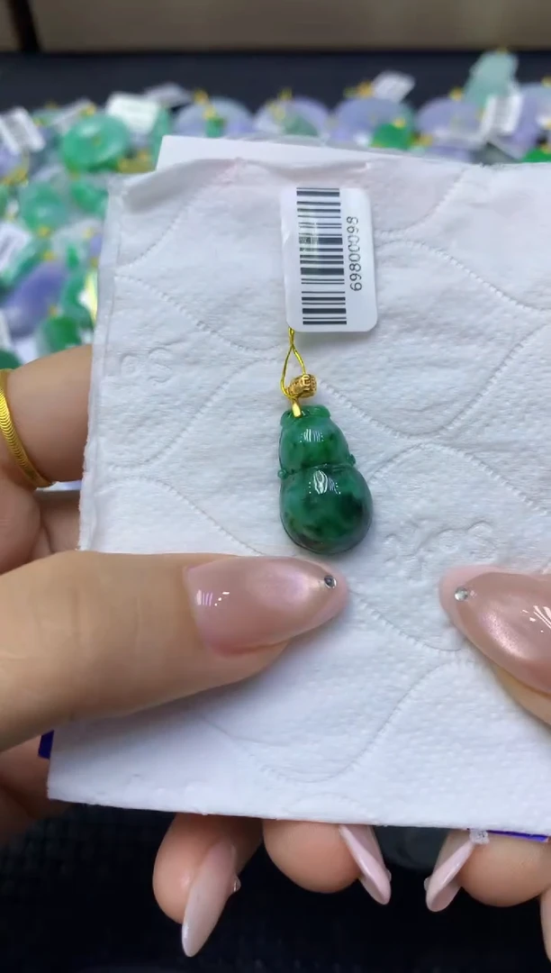 颈饰未镶嵌翡翠天然缅甸翡翠A货